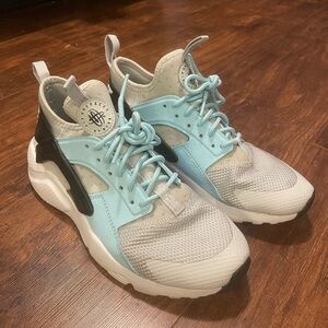 Nike Huarache Sneakers in Light Blue and Gray
